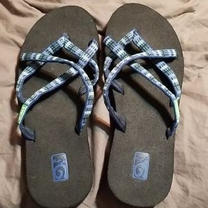 Teva olawahu sandals! nwot
